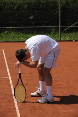 frustrated-tennis-player Frustrated tennis player