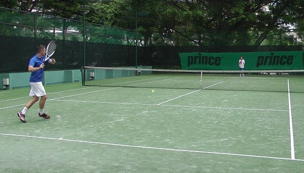 attacking forehand on short ball