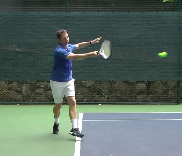 return-tennis-serve return of serve