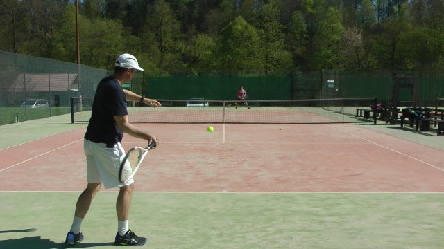 tennis-rally-speed hitting tennis strokes at low speed