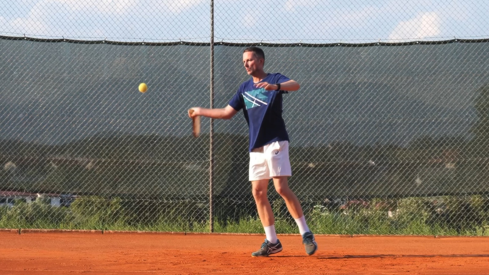 dominant eye in tennis